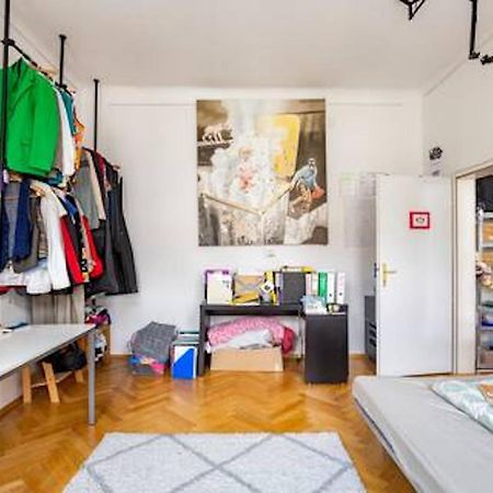 Fro-Media - Streetside Room 2 - Community Space Wien Exterior foto