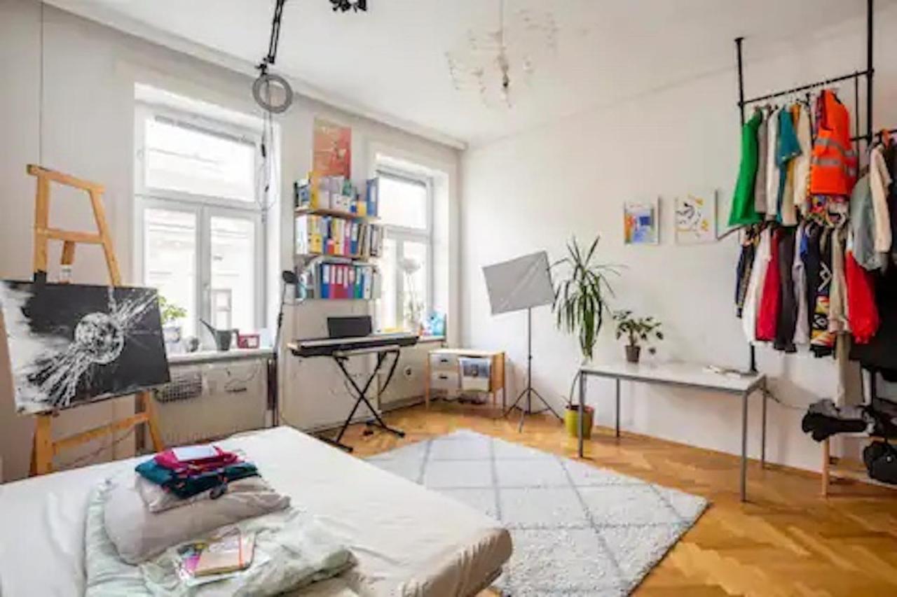 Fro-Media - Streetside Room 2 - Community Space Wien Exterior foto